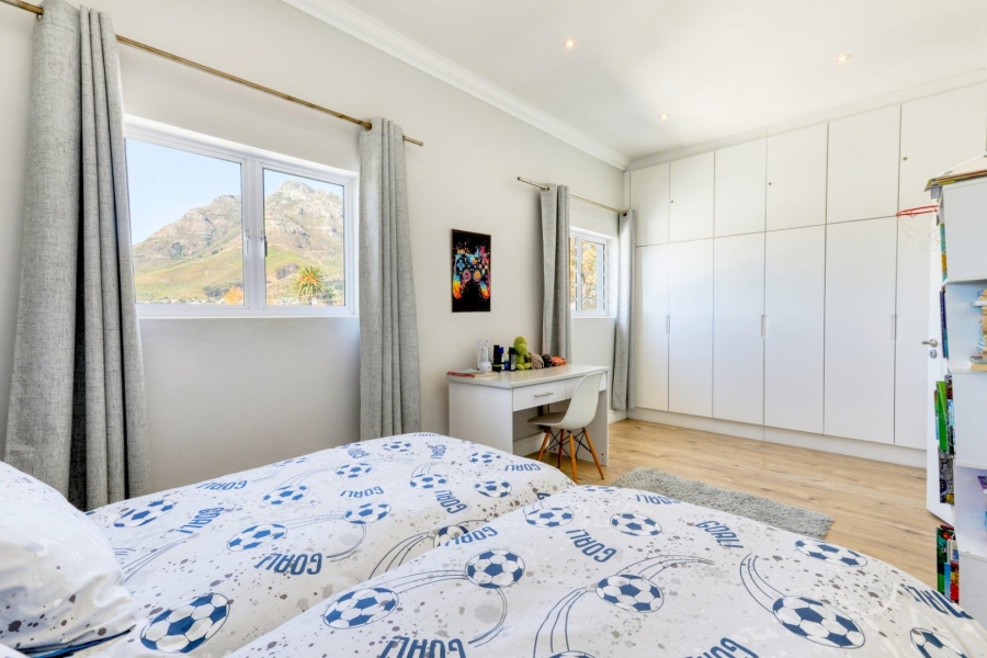 4 Bedroom Property for Sale in Oranjezicht Western Cape